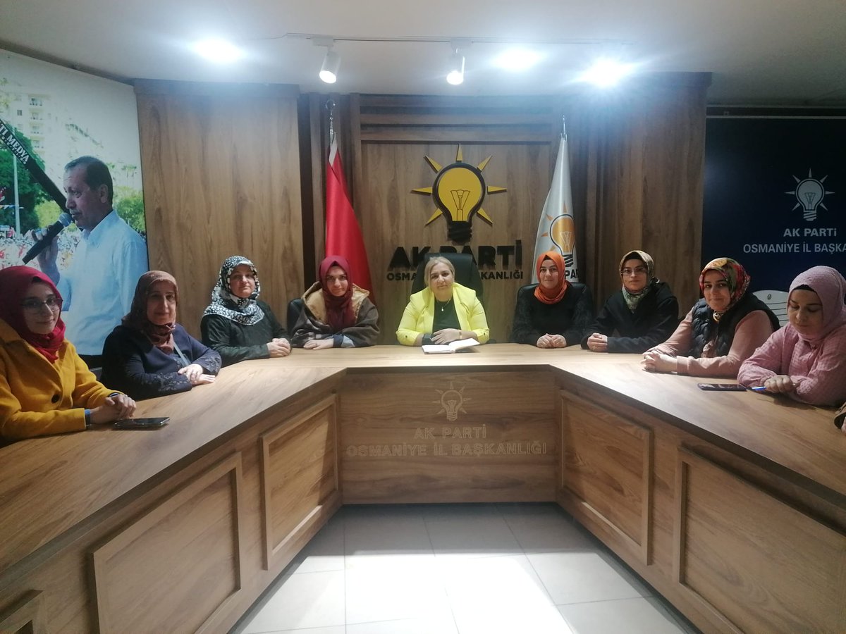akkdn_osmaniye's tweet photo. 📍Ak Parti İl Başkanlığı
İl Kadın Kolları Başkan yardımcısı Teşkilat Başkanı @sadettalmac öncülüğünde Haftalık yönetim kurulu istişare ve değerlendirme toplantısı gerçekleştirildi. 

Hayırlara vesile olsun. 

#AkkadınlarlaHedef2023
@aysekesir @bgurluk
@AlimNuran @fatmaozlu80 https://t.co/roHKyQLtZS