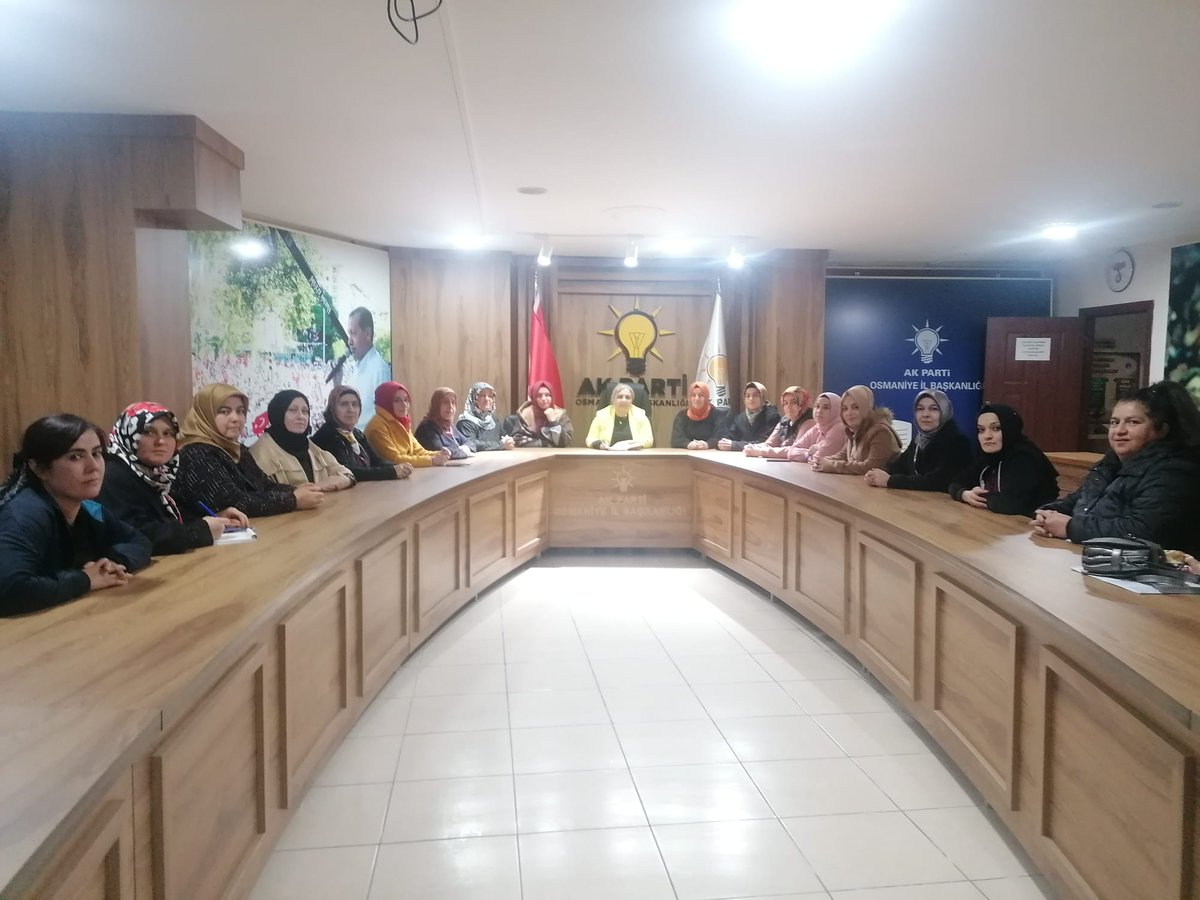 akkdn_osmaniye's tweet photo. 📍Ak Parti İl Başkanlığı
İl Kadın Kolları Başkan yardımcısı Teşkilat Başkanı @sadettalmac öncülüğünde Haftalık yönetim kurulu istişare ve değerlendirme toplantısı gerçekleştirildi. 

Hayırlara vesile olsun. 

#AkkadınlarlaHedef2023
@aysekesir @bgurluk
@AlimNuran @fatmaozlu80 https://t.co/roHKyQLtZS