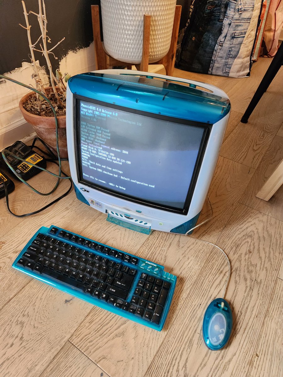 thinkedtech's tweet photo. @thecomputerclan looking for a new home! Not trying to do anything ebay crazy just a fair deal. https://t.co/zS7pfsbTbN