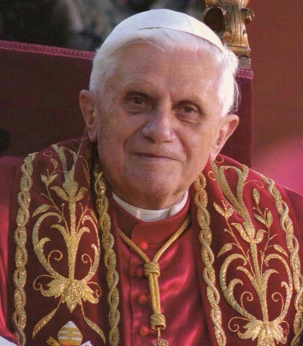 DonLucaGabriel1's tweet photo. #BenedettoXVI Dottore della Chiesa https://t.co/3aRewcCbZY