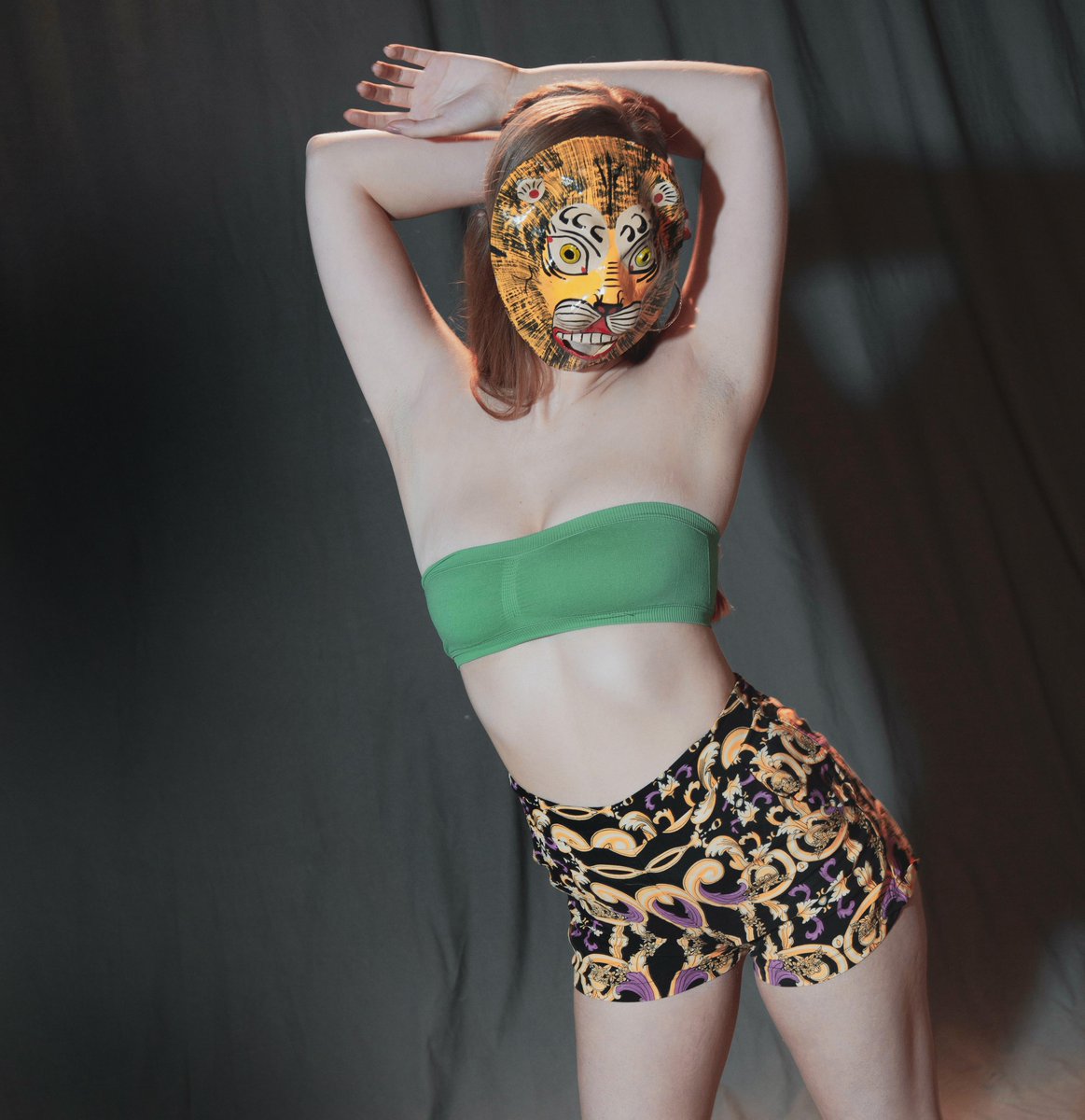 SpinChix's tweet photo. Girl in Her Mask #mask #girl #love https://t.co/7GhtF6miNA