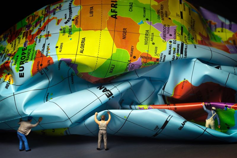 prismapar's tweet photo. La desglobalización impulsará la industria de M&amp;A en 2023. Los "boards" desean diversificar las cadenas de suministro, desinvertir de los mercados más riesgosos y reducir costos. Los #deals serán con un enfoque sobre la compra de proveedores clave locales y así aumentar márgenes. https://t.co/9aLYGhKqbl