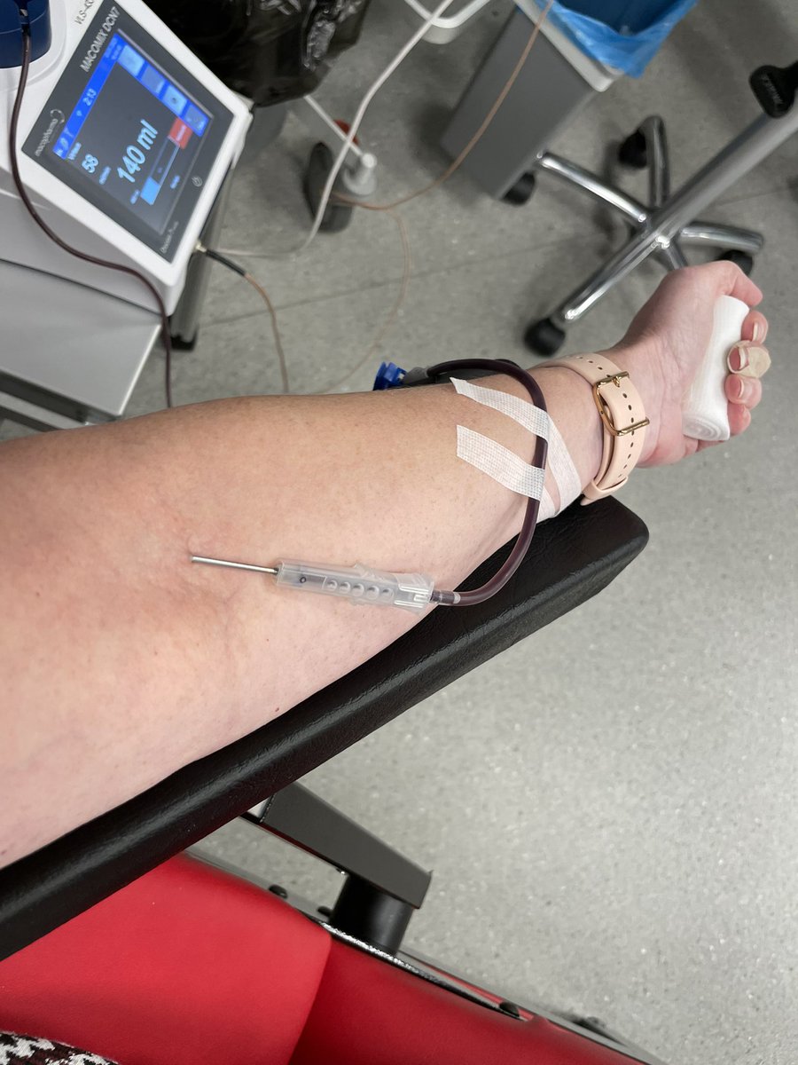 Aamulla tuli viesti, että #verivarasto kaipaa täydennystä. Tule sinäkin, autat yhdellä #verenluovutus kerralla montaa. #ojennakätesi ja ole #hengenpelastaja