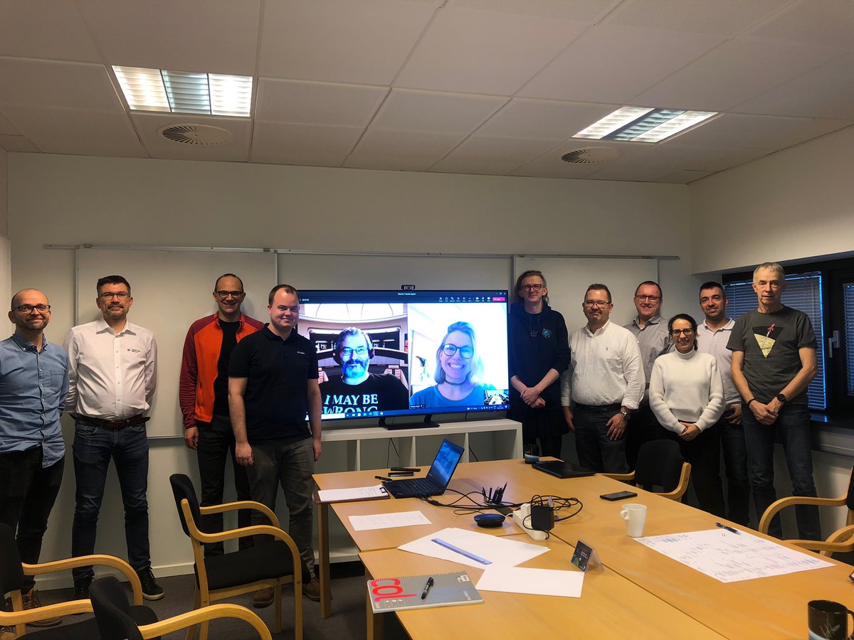 We are fully ready! 2 min to go!!