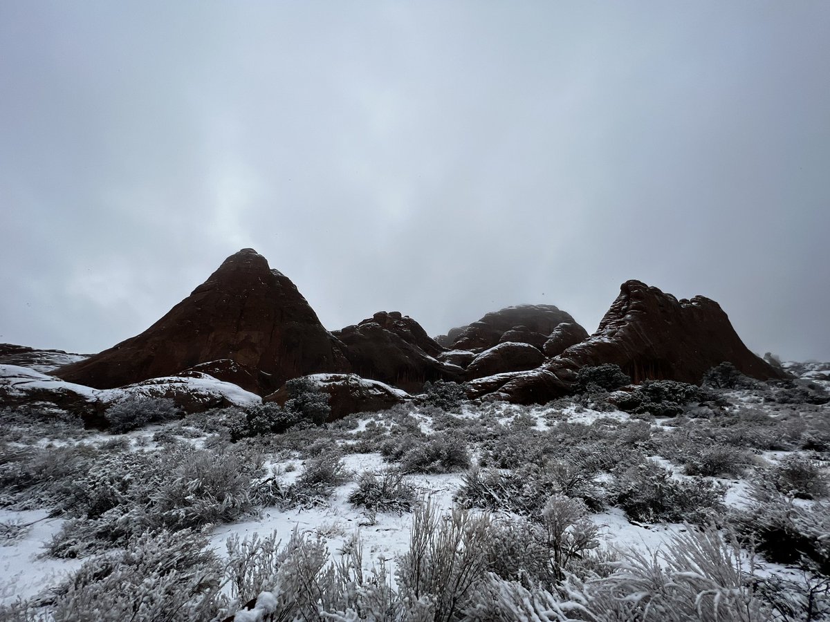 shawnrizza's tweet photo. Beautiful snowy day @ArchesNPS https://t.co/mARVMar95m