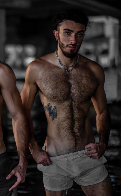 Scruffy guy 🦦 https://t.co/7Ux590kvGP