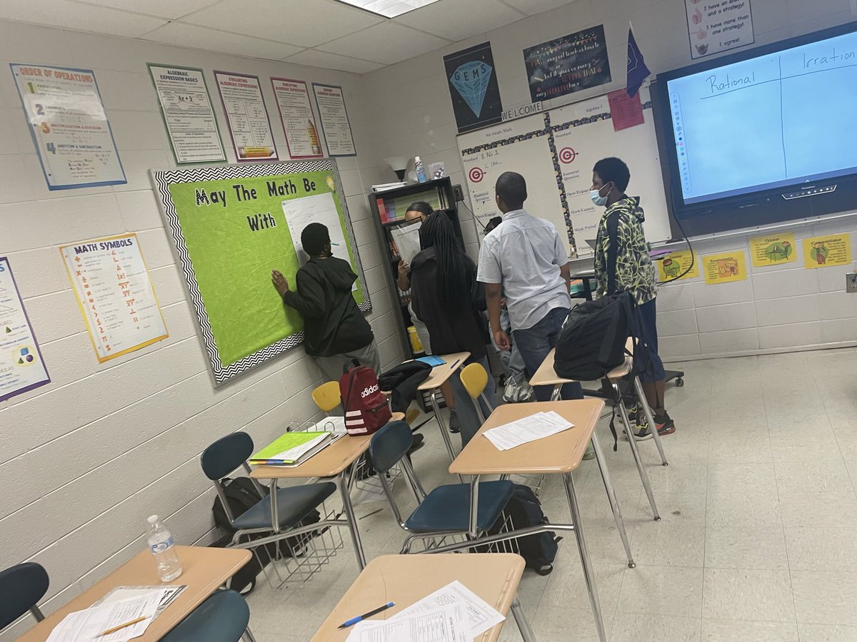 theej_moss's tweet image. Highlights of teaching this year… making sure my students take ownership of their learning! I have loved building a flipped classroom mixed with a thinking classroom. Get them out the desk! #MathWork