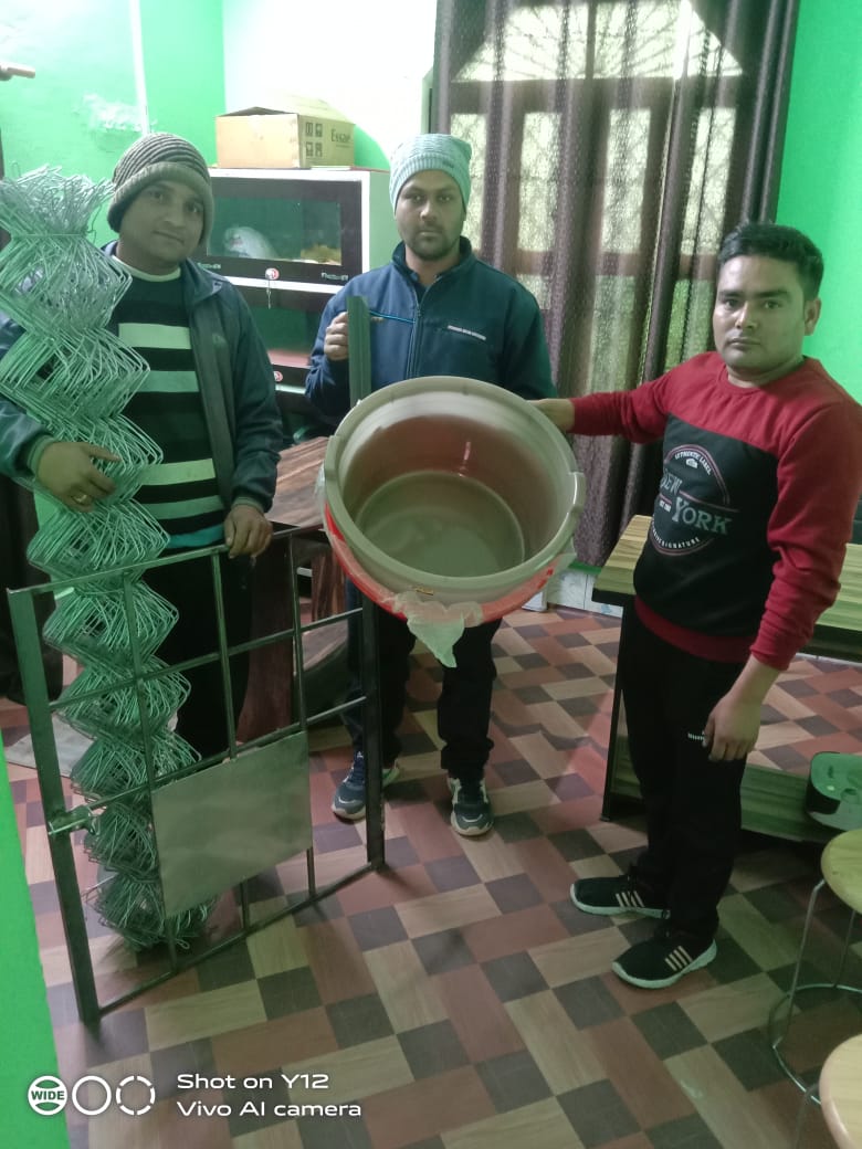 fiurudraprayag's tweet photo. ग्राम बावई व मणिगुह में परियोजना के माध्यम से लाभार्थियों की बकरी इकाई पूर्ण करने हेतु स्वस्थ बकरियों का वितरण किया गया साथ ही परियोजना में चयनित नए लाभार्थी को बाड़ा वितरित किया गया! #GoatsDistribution
@basava_ias @pashudhanUK @mdusgcf @aviddn @Uttarakhandcoo1 @SANJAYK47559742 https://t.co/7xgJ94sQGY