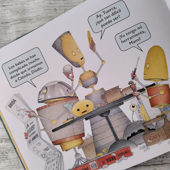 TravesiaOceano's tweet image. Empezamos el año con una historia de novedades e inicios, nuesra última publicación de #DavidWiesner 😍👶🤖
¿Cómo creéis que se le dará a esta familia el montaje de su nuevo miembro? 🙊

#Robobebe #OceanoTravesia