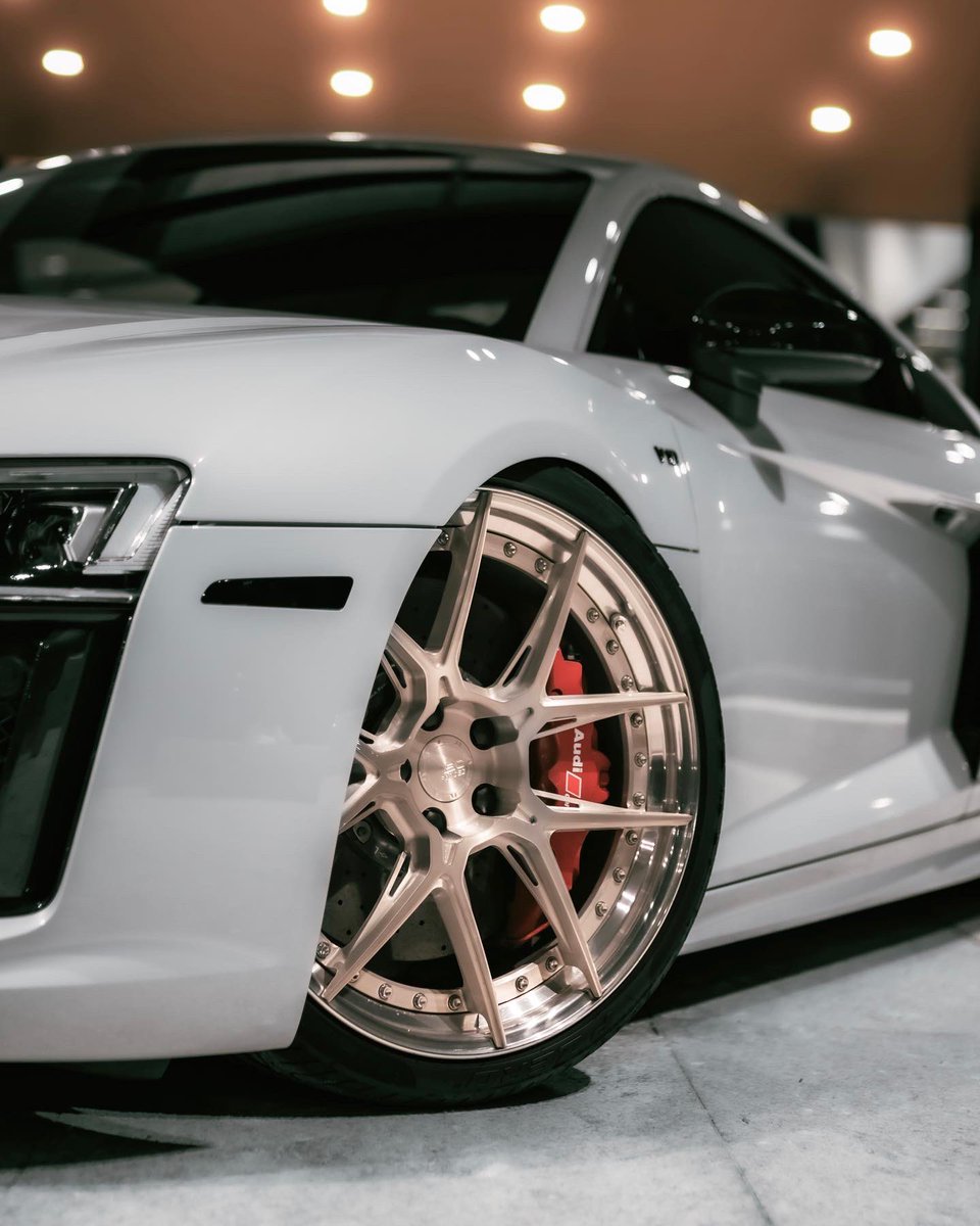 BCForgedNA's tweet photo. Audi R8 • HCA381S • Royal gold center • Polished lip • Stainless hardware • Available 18"-23" diameter • @tahmi.winn photos by @plottinshots_ • Email:sales@bcforged-na.com • #bcforged #bcforgedna #audi #r8 #audir8 https://t.co/2OZYQcp5oA