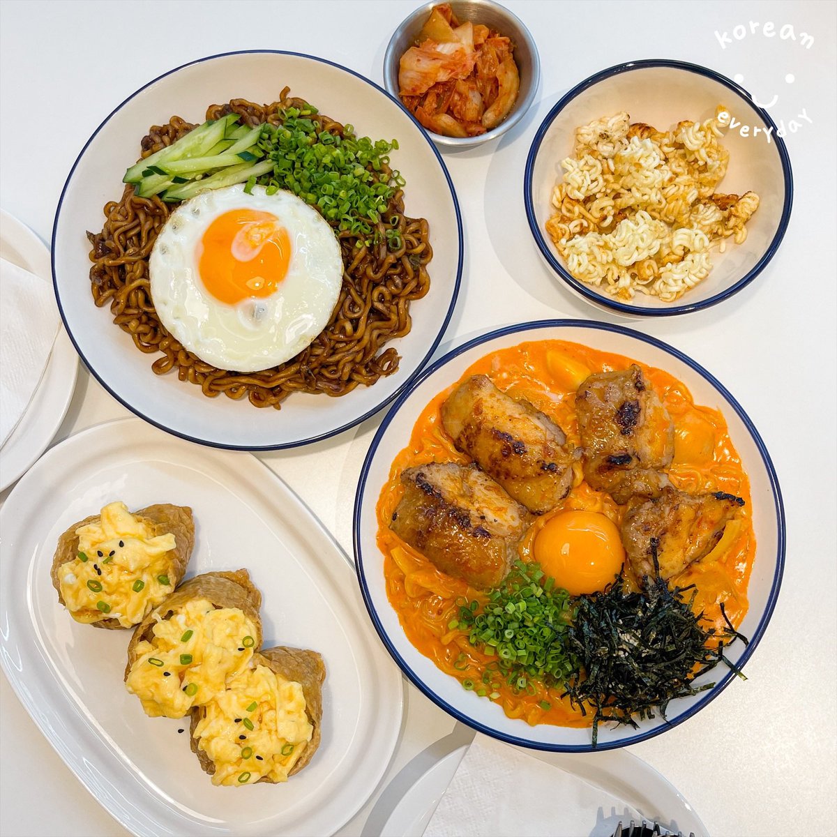 koreaneveryday_'s tweet photo. คาเฟ่รามยอนเกาหลีเกาใจใจกลางสยาม😍 Ramyun Kitchen สวรรค์ของคนรักเส้นเลย เมนูที่ร้านจะเป็นรามยอนล้วนๆ เราลองจาปาร์เกตตี้กับคาร์โบนาร่า เข้มข้นครีมมี่ดีมากๆ อร่อยอะ😋 @aroii #อร่อยบอกต่อ https://t.co/z7plcEsiuF