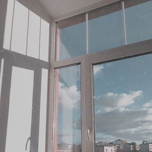 itdryujis's tweet photo. #𝐓𝐇𝐑𝐄𝐀𝐃: 𝐋ivros 𝐥idos 𝐞m 2023

——— "O mundo mudou ao nosso redor e permanecemos os mesmos." - A Rainha Vermelha https://t.co/4uyVJvernt