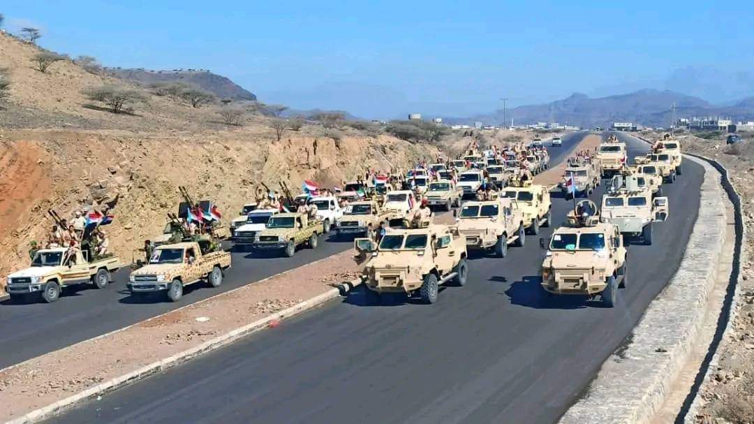 khalednakhbe's tweet photo. العميد مختار النوبي في كلمتة خلال العرض العسكري المهيب الذي شهدتة ردفان

نؤكد للرئيس القائد عيدروس قاسم الزبيدي القائد الاعلى للقوات المسلحة الجنوبية قواتنا على درجه عاليه من اليقظه والاستعداد القتالي وجاهزين في أي زمان ومكان لتنفيذ توجيهاتكم العسكرية وتحرير كل شبر من أرض الجنوب https://t.co/zzNyVI8COX
