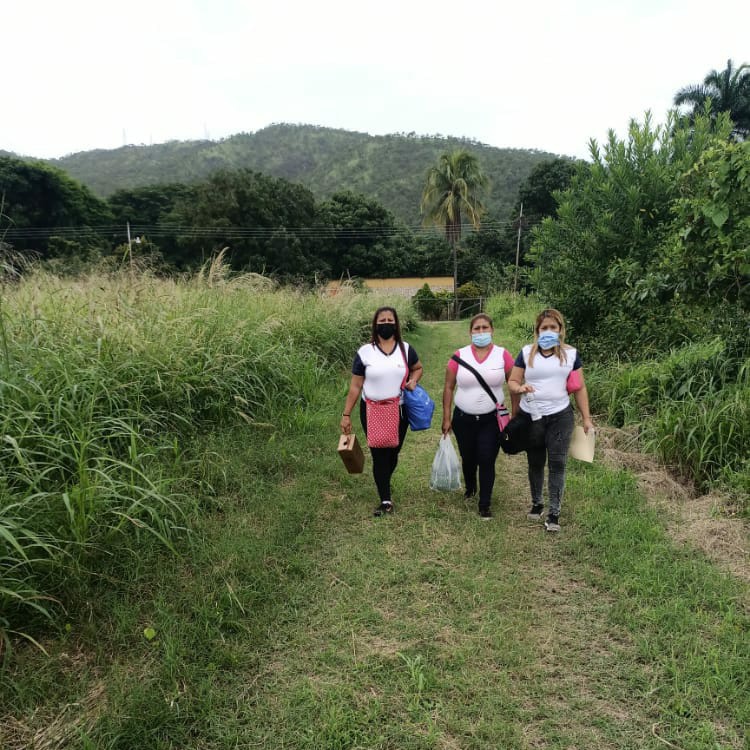 #3Ene Desde nuestras 43 ASIC se lleva a cabo Despliegue de Vacunación de Rutina y contra la Covid19, siguiendo las orientaciones del Gobierno Bolivariano ¡Juntos Por Cada Latido! 🩺💉🇻🇪 #PazYConvivencia <a href="/NicolasMaduro/">Nicolás Maduro</a> <a href="/MagaGutierrezV/">Magaly Gutiérrez Viña</a> <a href="/Soykarinacarpio/">Karina Carpio</a>