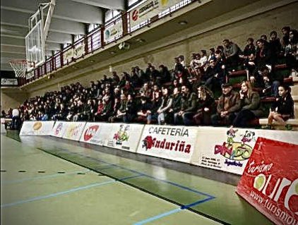 ccvedrunaou's tweet photo. ⚠️Mañana a las 19:30h queremos ver así el #polideportivoVedruna 🙌🙌
No faltéis‼️
🔵CODIGALCO CARMELITAS 🆚
🟢ARXIL (LF2) 🏀🏀
#SFACCV @ArxilCb #torneosCCV https://t.co/iAuKHmTmof