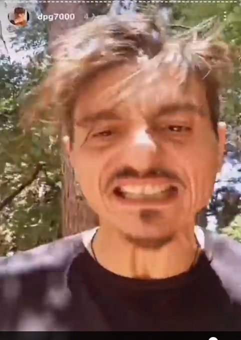 petropouliotiz's tweet image. Οταν μου λεει ο οδοντρίατρος: 
"Κλεισε να δω αν πατάει καλά το σφράγισμα"
#τρακης