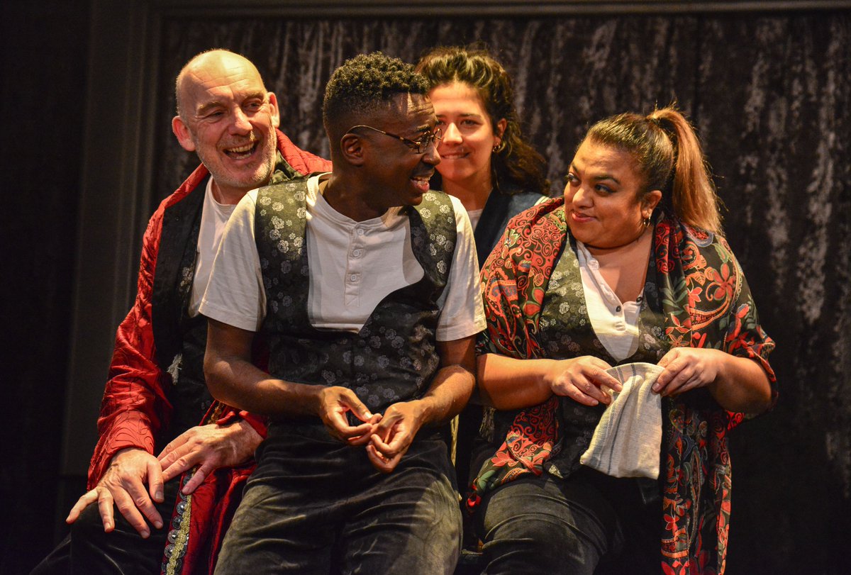 Hamps_Theatre's tweet photo. #BreakALeg to the incredibly talented cast and creatives of The Art of Illusion on their press night tonight 🥂🎉 It is going to be magical ✨
#HTIllusion runs until the 28 January
👉Tickets from £10
Book now 👇
https://t.co/oZi2KX9fnD https://t.co/A5BAJO6Upu