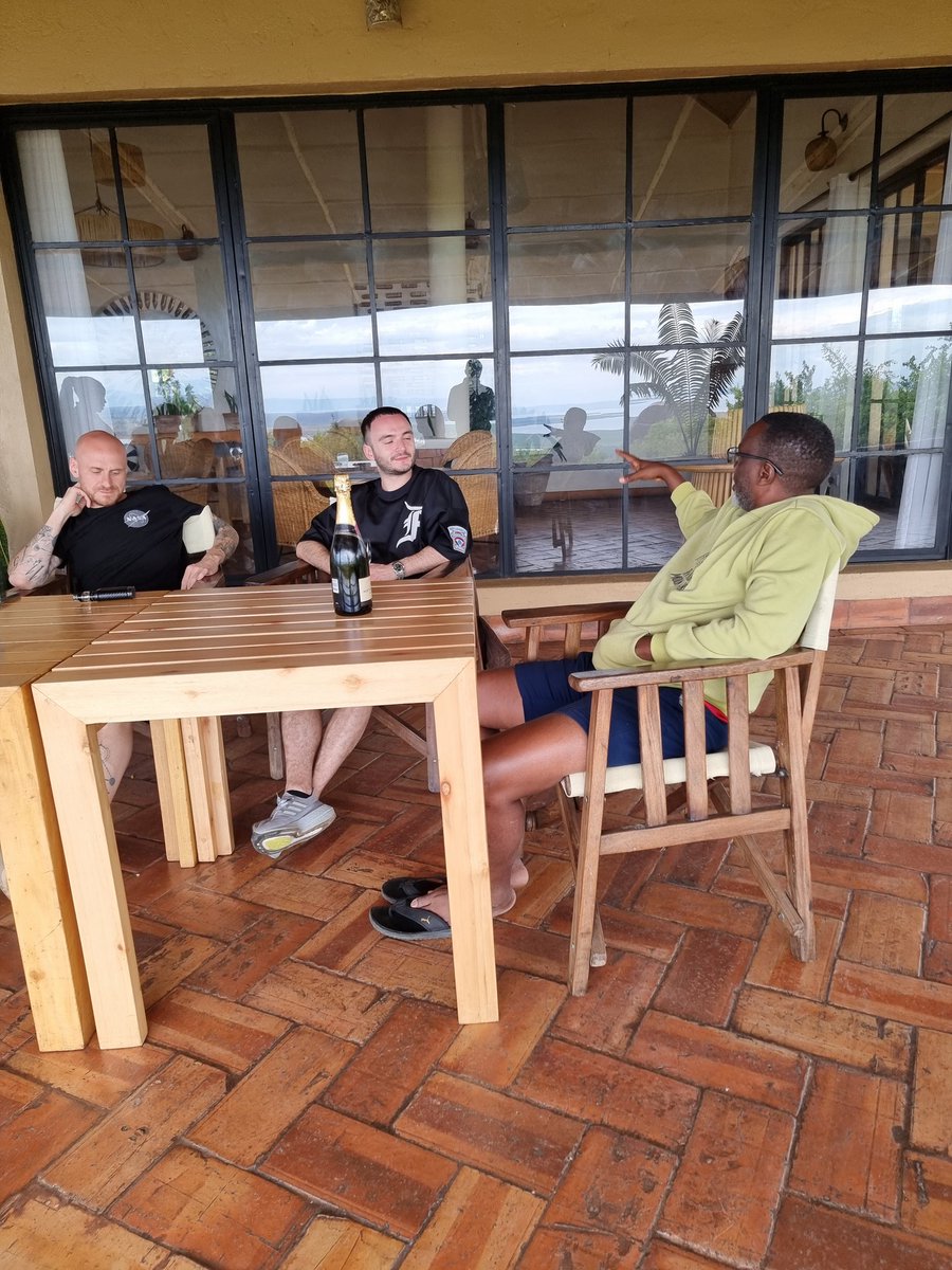 wekesa_amos's tweet photo. Told you last week I was pushing for Russian tourists! 

I have now brought them out of Kampala for real Ugandan safari experience! 

So far exciting. Gave them some roasted maize( guys, am from Lwakhakha) https://t.co/HCDfGKKg1C