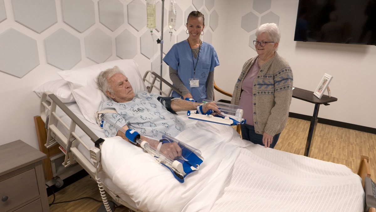 HDmedical_org's tweet photo. Visit Healthy Design & Exersides Refraint @SCCM Booth #536 in SF Jan 21-24. Learn about the mobility restraint alternative & Virtual Reality Delirium VR Training. Hear Dr. Pavini’s 10-min lectures 9am daily! https://t.co/Rv5k0DBbIu #SCCM2023 #Refraint NOT restraint @icurehab https://t.co/HLBOlgm83P