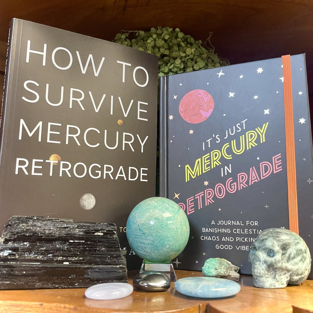 Mercury is back in Retrograde! Get all your best survival tools 🛠️💎for the season as change, upheaval, and miscommunication roll your way. 
Use Black Tourmaline🖤 to stay grounded and Amazonite for honest discourse💬.

Castastone.com
#MercuryRetrograde #SmallBusiness