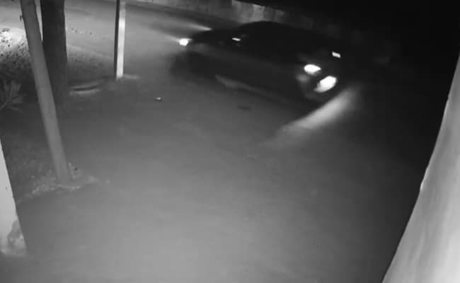 ndtvfeed's tweet photo. "She Was Screaming, Driver Knew": Friend Of Delhi Woman Dragged By Car https://t.co/6kJUNBzRKC https://t.co/4BKUA7vjKw