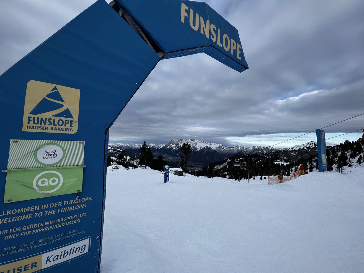 HauserKaibling's tweet image. 👉 Spaß &amp;amp; Action auf 1.460 Metern 👈 Das ist unsere neu gestaltete XXL Funslope mit Slope Cop, Schneetunnel, Speedbooster uvm. - schon getestet?? 😛⛷
Alle Infos: bit.ly/38fmMhH 

#funslope #xxl #snow #fun #kids #hauserkaibling  #skifahren #skiamade #schladmingdachstein