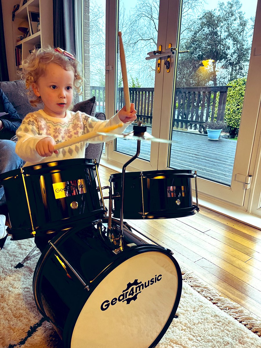 Laura Boyd tweet media