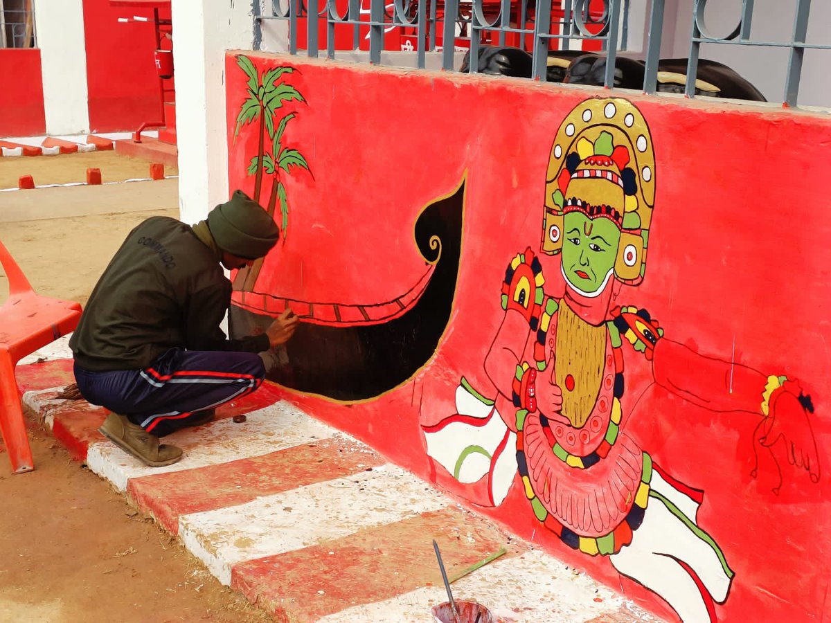 NCC_KER_LAK_DTE's tweet photo. The RDC cadets busy in preparation of the big days ahead. The strokes of brushes in the cool environment around to create the replica of State Culture needs hardwork and determination. Keep going https://t.co/bzc6T7tvnw