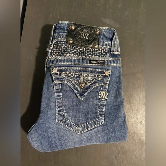 thehipuni's tweet photo. So good I had to share! Check out all the items I'm loving on @Poshmarkapp #poshmark #fashion #style #shopmycloset #truereligion #missme #graceinla: https://t.co/Qj2yEAVhEF https://t.co/tIUZw7ZMBn