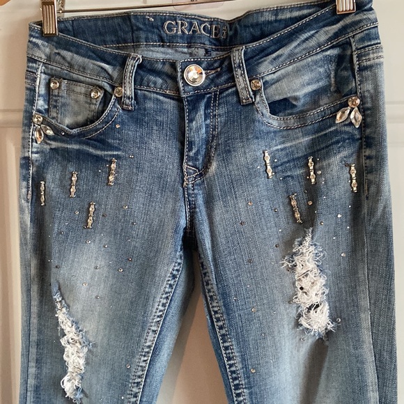 thehipuni's tweet photo. So good I had to share! Check out all the items I'm loving on @Poshmarkapp #poshmark #fashion #style #shopmycloset #truereligion #missme #graceinla: https://t.co/Qj2yEAVhEF https://t.co/tIUZw7ZMBn