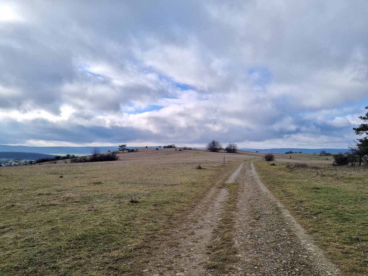 JafreNa's tweet photo. Herrliche 15-km-Wanderung bei Hünfeld in #Hessen https://t.co/0JpCDE8mFk