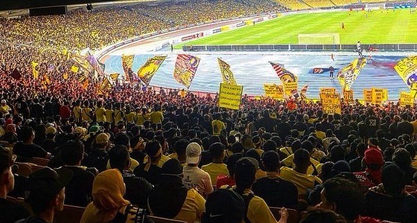 comrademalaya's tweet photo. Atmosfera Yang Dirindu!! Jumpa Lagi Sabtu Ini Di Bukit Jalil… Malaysia akan Bertemu Thailand Untuk 1st Leg.. Sebelum Bermain Di Thailand Utk 2nd leg Pada Selasa. 

Seruan Bermulaaaaaa… 

#FAM #HarimauMalaya #AFFMitsubishiElectricCup2022 https://t.co/GZmxa0c9cS