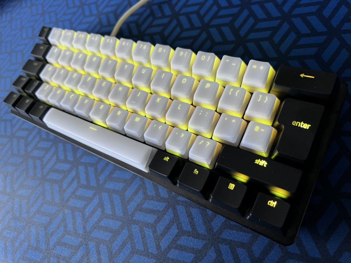 ⚠️ SORTEO ⚠️

<a href="/RazerES/">R Λ Z Ξ R 🇪🇸</a> me ha mandado un Huntsman Mini con switches ópticos purple y un montón de accesorios. Esta unidad lleva 2 sets de las nuevas teclas Phantom. ¿Lo quieres?

-Sígue a <a href="/RazerES/">R Λ Z Ξ R 🇪🇸</a> y a <a href="/Uryftw/">Uryftw</a> 
-Haz RT.
-Menciona a 2 amig@s.

Resultado el día 8 en directo.