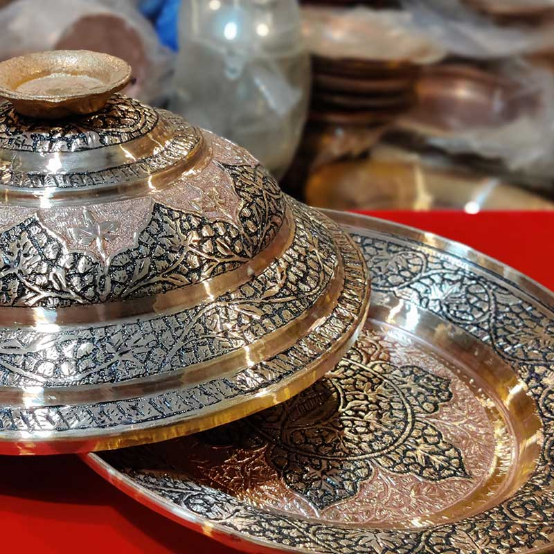 'Sarposh'i Ki Tammanna Ab Hamare Dil Mae Hai...
Wazwan just can't exist without this wonderful piece of handmade copperware