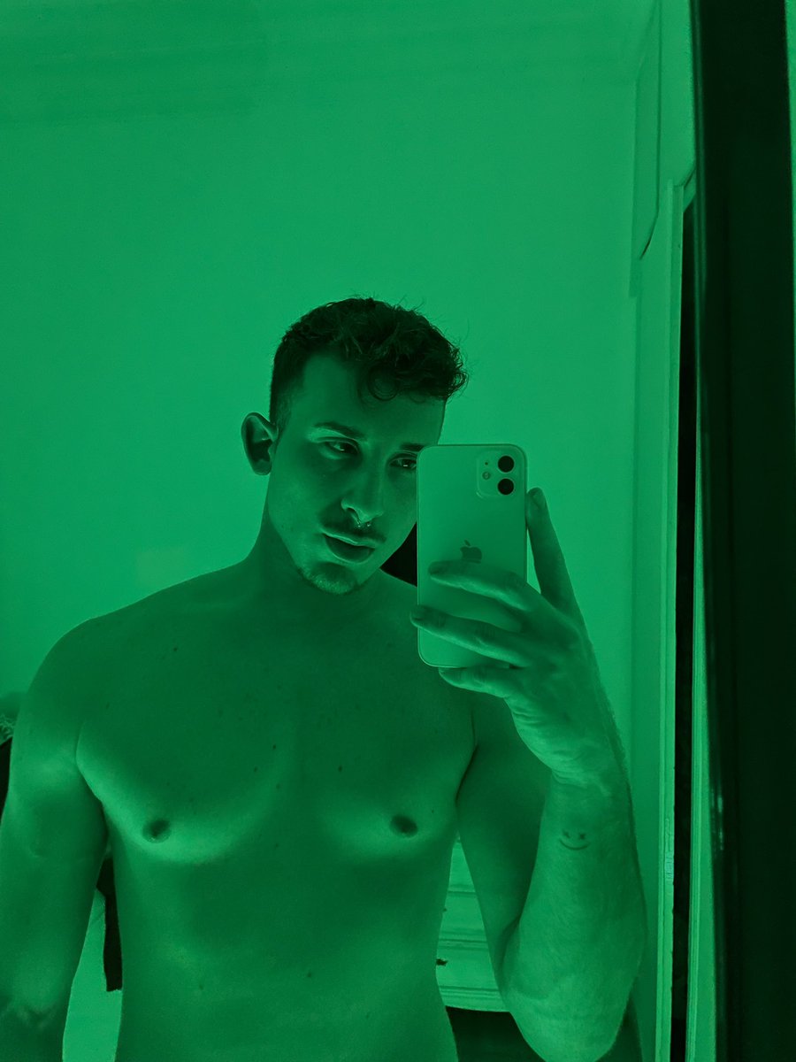 _SALV4T0R3_'s tweet photo. Rt si quieres entrar en mi circulo verde😳🟢 https://t.co/1szywgkJ30
