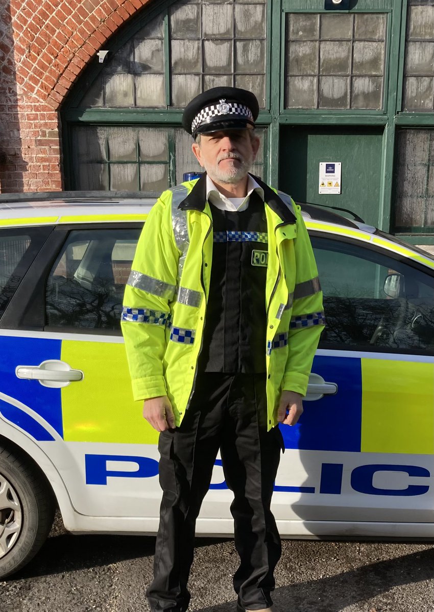 rich_Lloydkn1's tweet photo. 49 (soon to be 50yr old) actor for suited or uniformed authoritarian roles Rep’d by @itsabbiehills of @thedazeyhillsco https://t.co/FQEBxOy33J