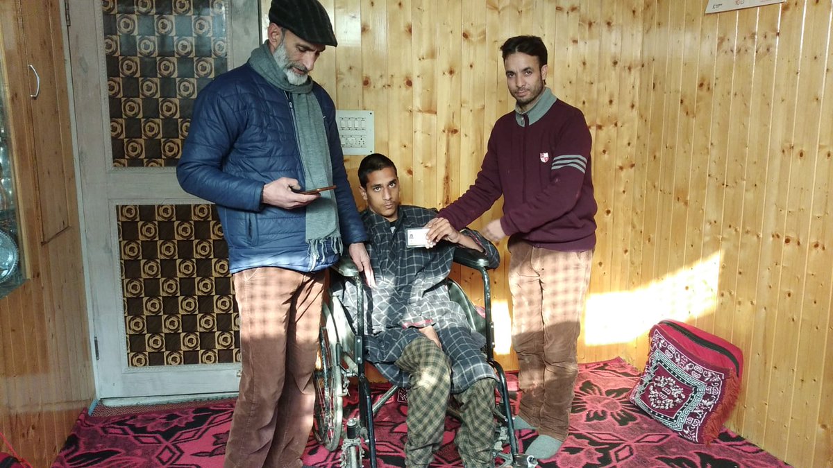 #AccessibleGovernance
A specially abled child registered #ATHOME under PMAY SEHAT.
Dist Admin Pul committed for the welfare of All @PMOIndia @MoHFW_INDIA @OfficeOfLGJandK @diprjk @BaseerUlHaqIAS