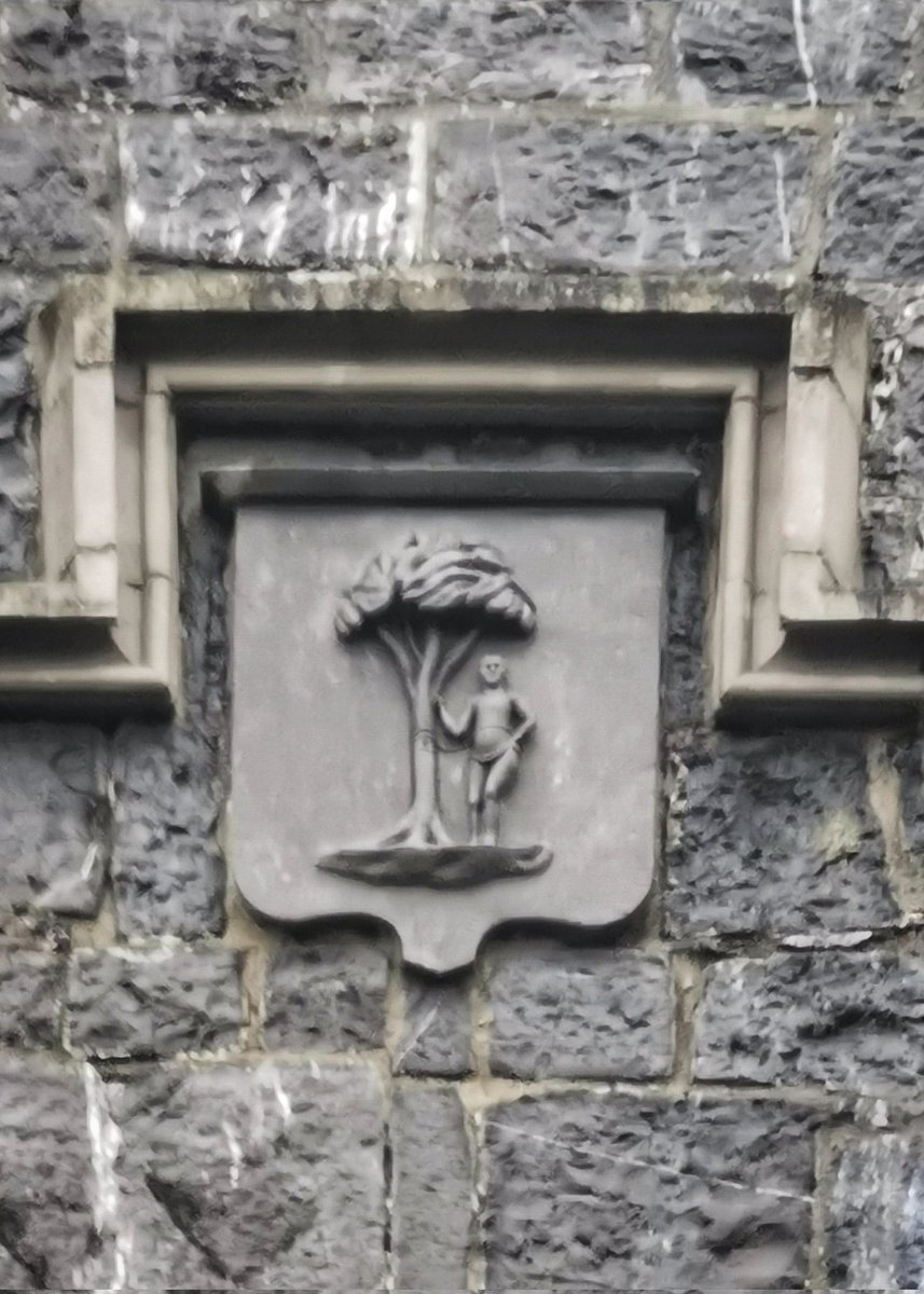 Strange one. Was visiting Killeen Castle recently and saw this on the wall. Does anyone know what it means?
#heraldry
#familycrest
#irishcastle