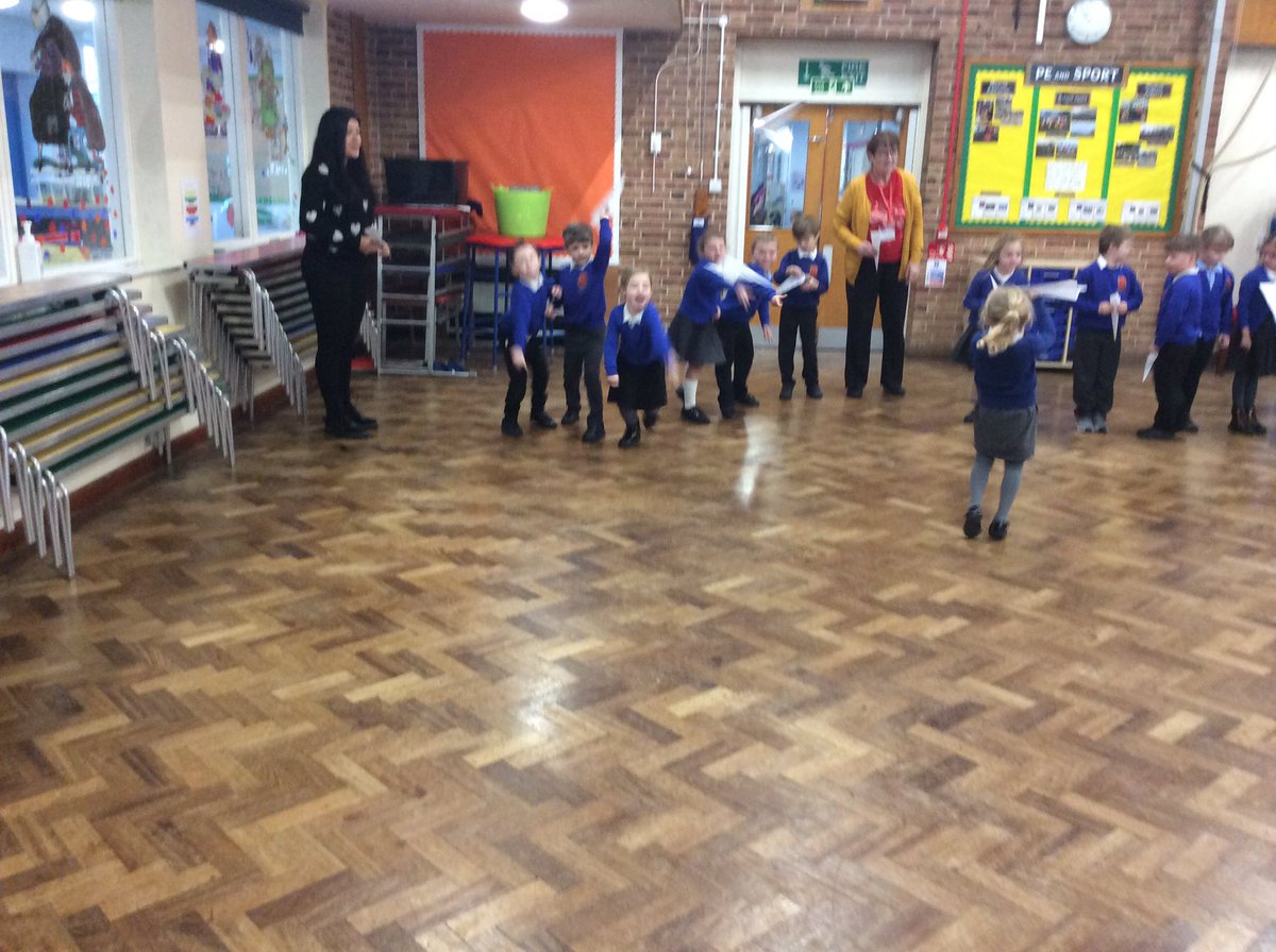We enjoyed following instructions to make our own paper aeroplanes ✈️ #patyear1 #patyear1english