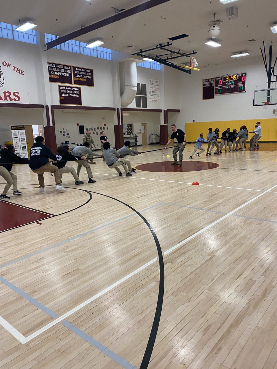 Getting the kids right back into the swing of things in PE classes after the break! Thank you to the Army for having some soldiers come in and run Boot Camp exercises with the classes today.