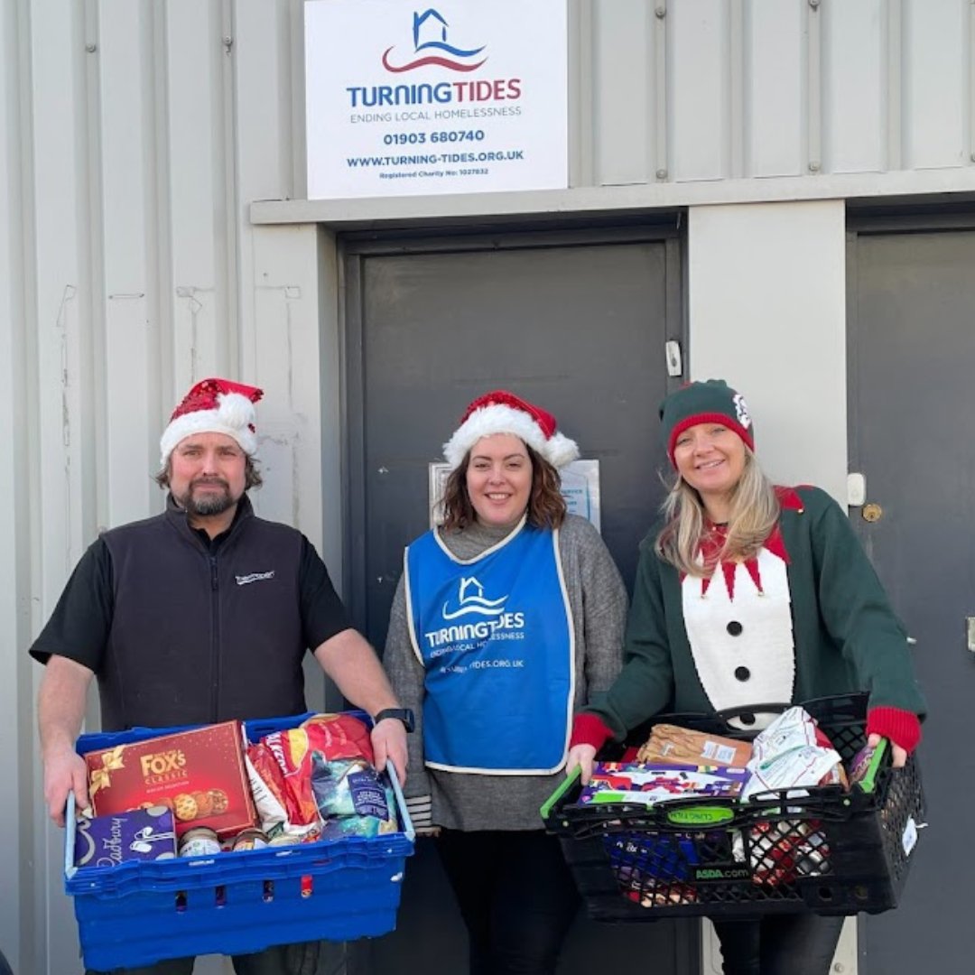 TurningTidesOrg's tweet photo. Thank you to volunteers from @etiltd, one of our Christmas Appeal sponsors, for their wonderful help in putting together hampers of donated treats that were passed onto clients across our services this Christmas. You helped make the holidays special ๐
#endinglocalhomelessness https://t.co/7zgEE0MJEz