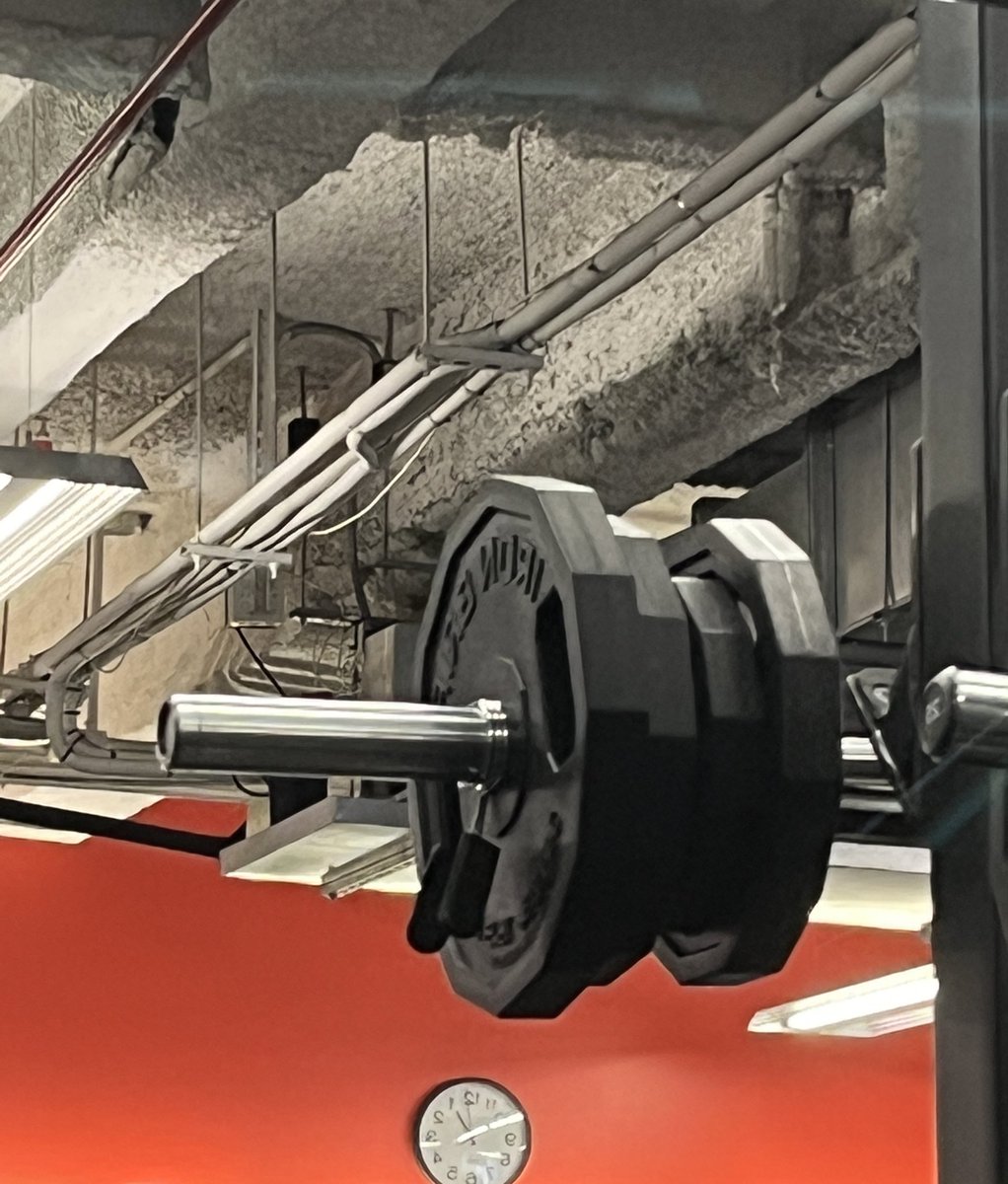 What a squat rack abomination