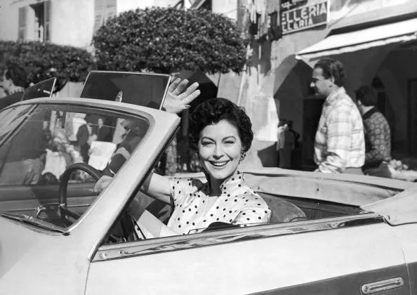 AvaMuseum's tweet photo. Us, going into 2023 knowing we've got another year of amazing Ava Gardner content ahead of us: https://t.co/jBMcjh2nLd