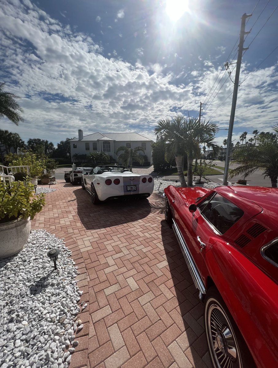 GM if you’re here supporting other creators, like if you’re here building &amp; retweet if you want to get added into my new network chat!