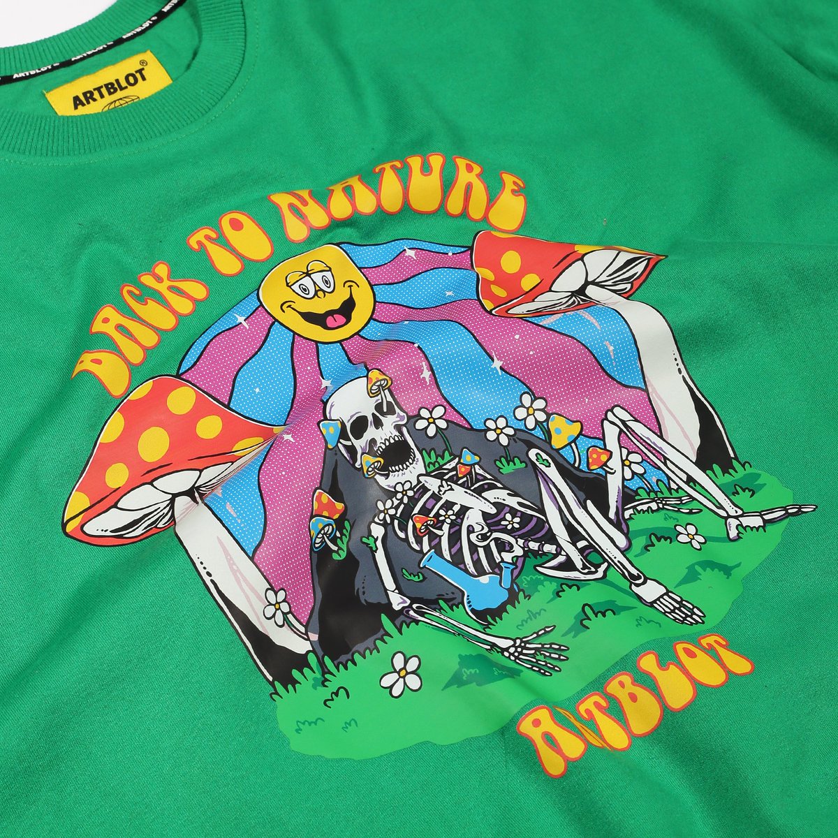 Stay comfortable and cool with 'Back to Nature' Green relaxed fit sweatshirt. This sweatshirt is made with eco-friendly materials and features a relaxed fit, making it suitable for any occasion.

#artblot #artblotclothing #artblotlife #streetwear #streetwearindia