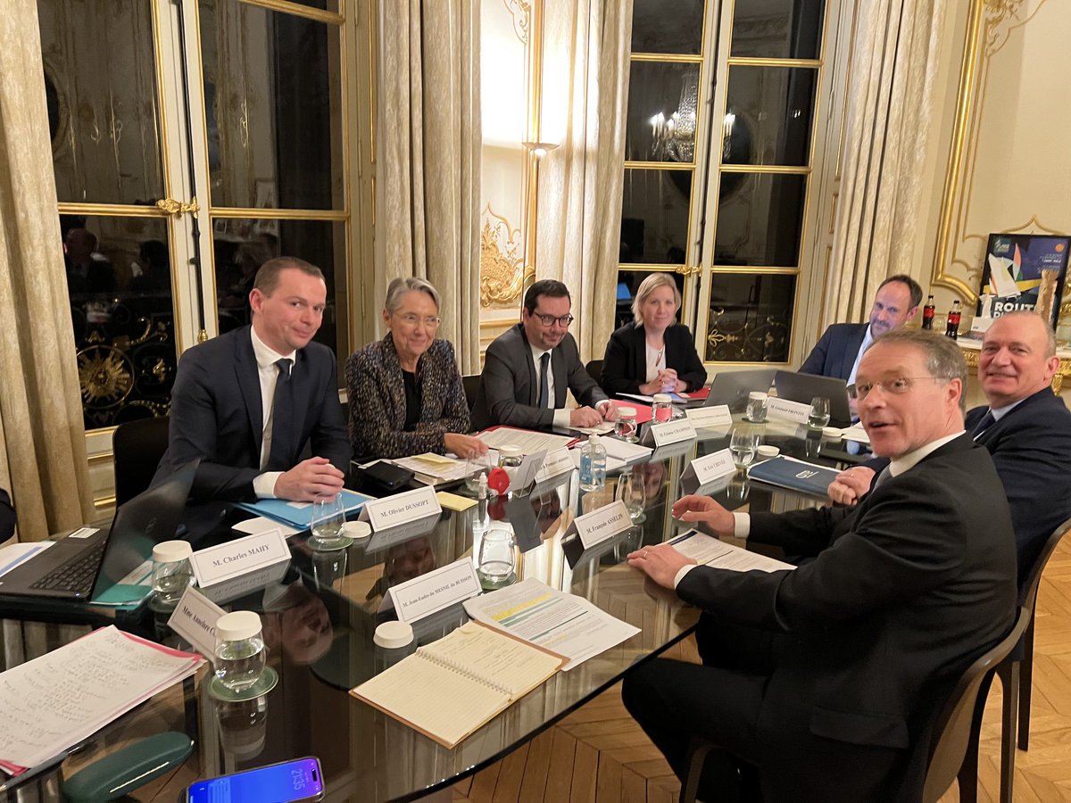 du Mesnil JE (@jedumesnil) on Twitter photo Échanges tardifs avec la Première Ministre <a href="/Elisabeth_Borne/">Élisabeth BORNE</a> et <a href="/olivierdussopt/">Olivier Dussopt</a> sur les retraites mais aussi sur …l’énergie. <a href="/CPMEnationale/">CPME</a> porte sans relâche les intérêts des TPE/PME <a href="/AsselinFasselin/">François Asselin</a> <a href="/CheveeEric/">Chevée Éric</a> Échanges tardifs avec la Première Ministre <a href="/Elisabeth_Borne/">Élisabeth BORNE</a> et <a href="/olivierdussopt/">Olivier Dussopt</a> sur les retraites mais aussi sur …l’énergie. <a href="/CPMEnationale/">CPME</a> porte sans relâche les intérêts des TPE/PME <a href="/AsselinFasselin/">François Asselin</a> <a href="/CheveeEric/">Chevée Éric</a>
