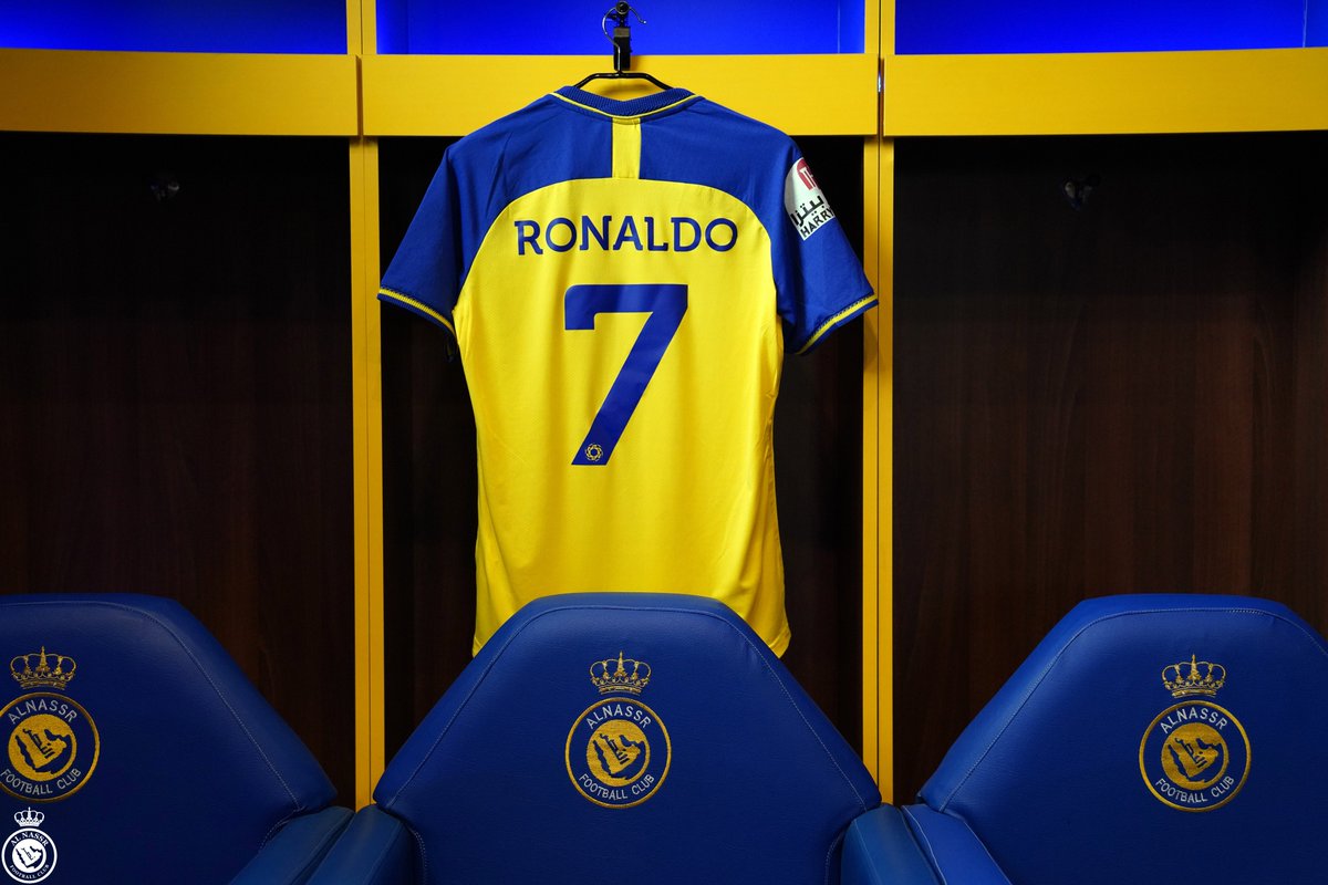 نادي النصر السعودي (@alnassrfc) on Twitter photo #HalaRonaldo 💛 #HalaRonaldo 💛