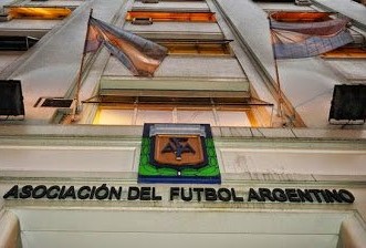 Audiodeportes's tweet photo. Según se anunció  se jugará un torneo largo, ida y vuelta. Debido a la prevista y futura reestructuración entre 1ra C y D habrá 3 ascensos directos a primera B y un 4to será por un torneo reducido integrado por 8 equipos. Tal vez exista algún cupo más. https://t.co/HwV8RCGMyM