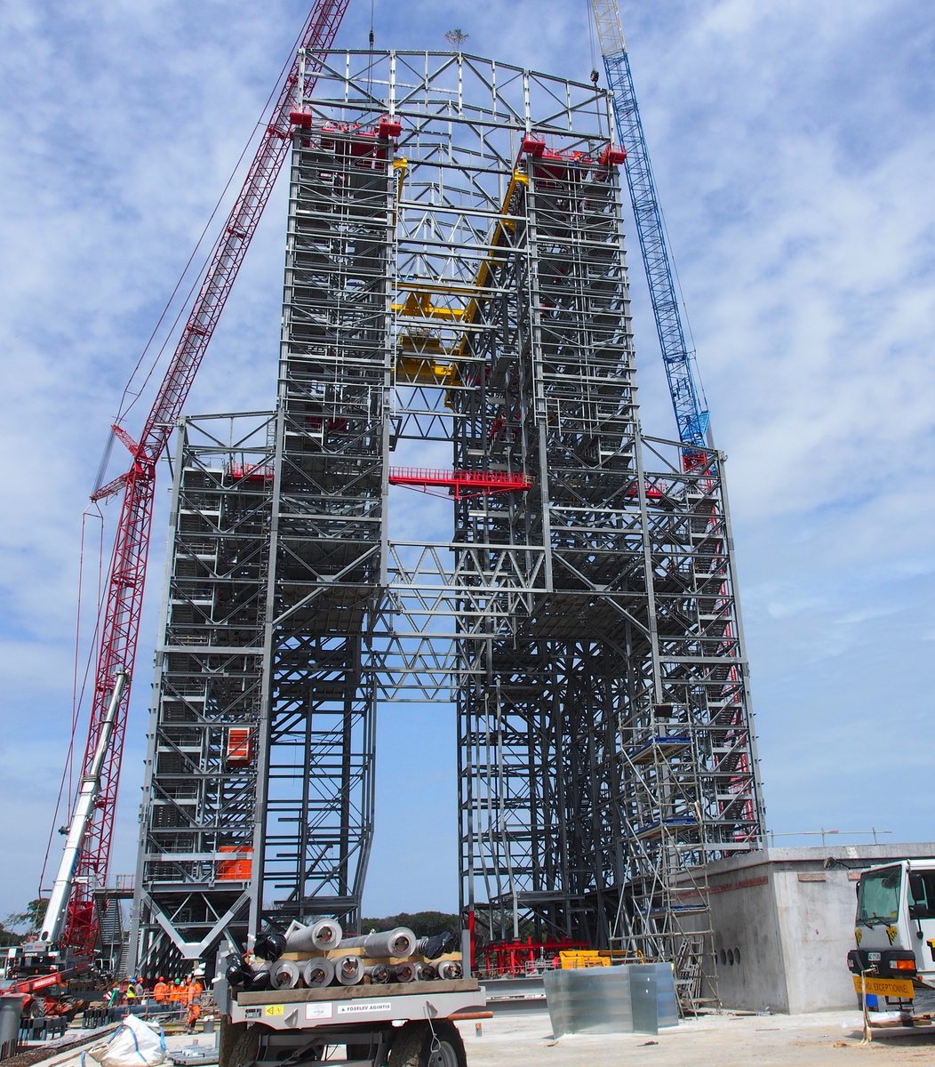 Starting from scratch. #Ariane6's mobile gantry seems to have sprung up almost overnight. The last picture in the next tweet shows the construction site in 2016. 
#ArianeGroup #ESA #CNES