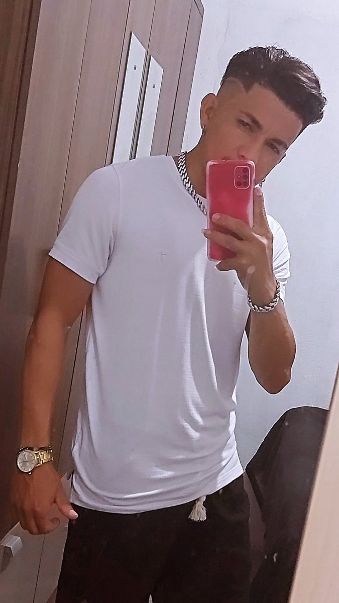 gues_rodry's tweet photo. Feliz 2023 pra voçêis ❤️
Instagram_@rodryguesls https://t.co/sRYgdyOwsh